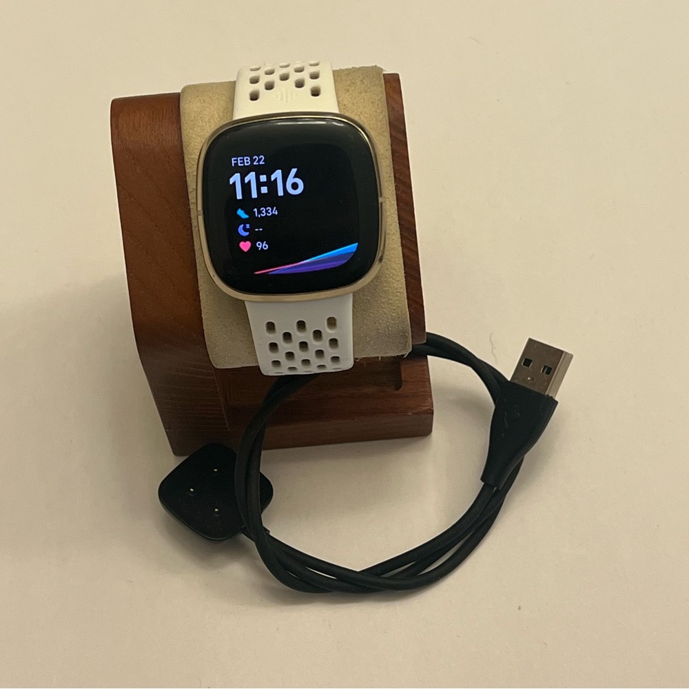 Fitbit Sense Advanced, Gold Case, White Band, Tested, Charger Included